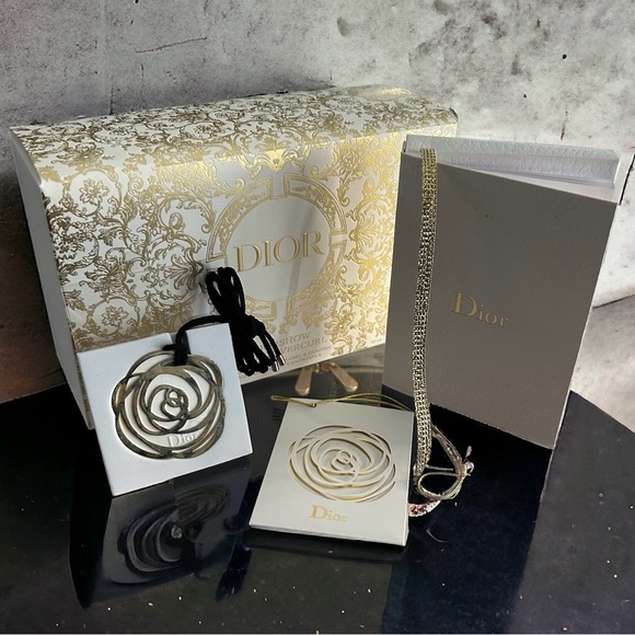 Dior Camelia Pendent and Gift Card - Necklace or Ornament - Gold and Ceramic - Picture 1 of 7
